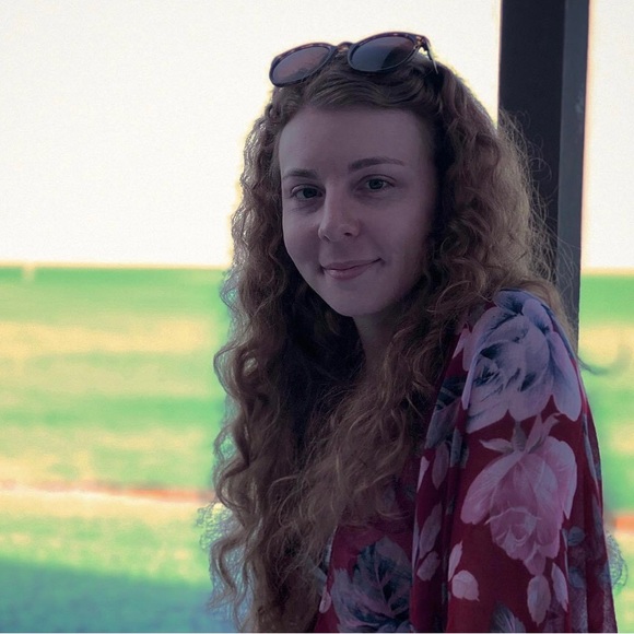 Meet your Posher, Amanda - Picture 1 of 1